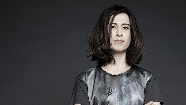 Fernanda Torres retorna ao romance&nbsp;afiadíssima