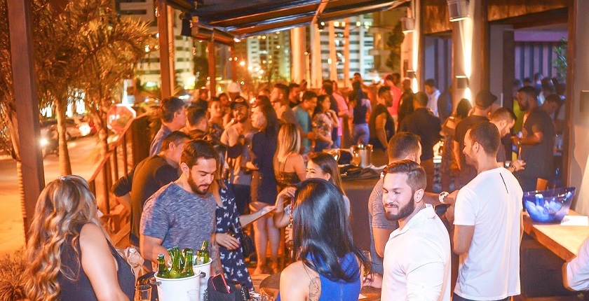 Varanda Dudu Bar - Lucila Camargo