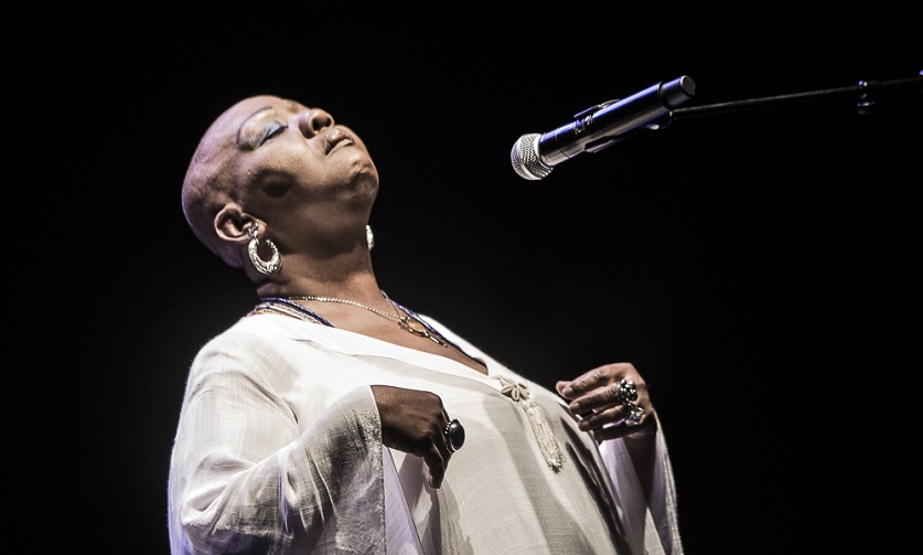 Virgínia Rodrigues faz três shows na&nbsp;Caixa