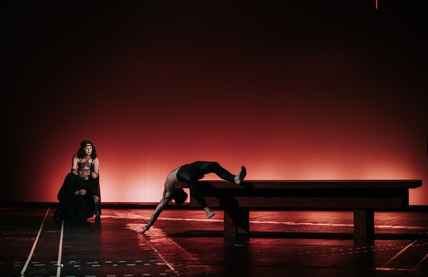 Peça une grupos de Brasil, Portugal e&nbsp;Moçambique