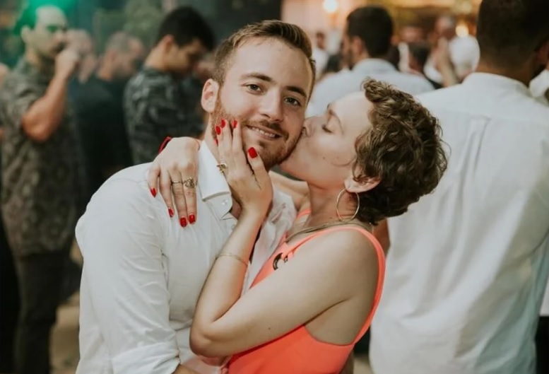 Shira Haas e o namorado