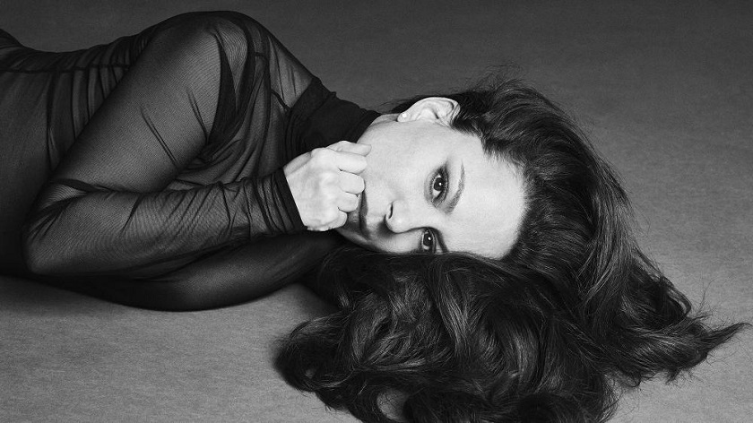 Bebel Gilberto faz bossa introspectiva e viajante em&nbsp;Agora